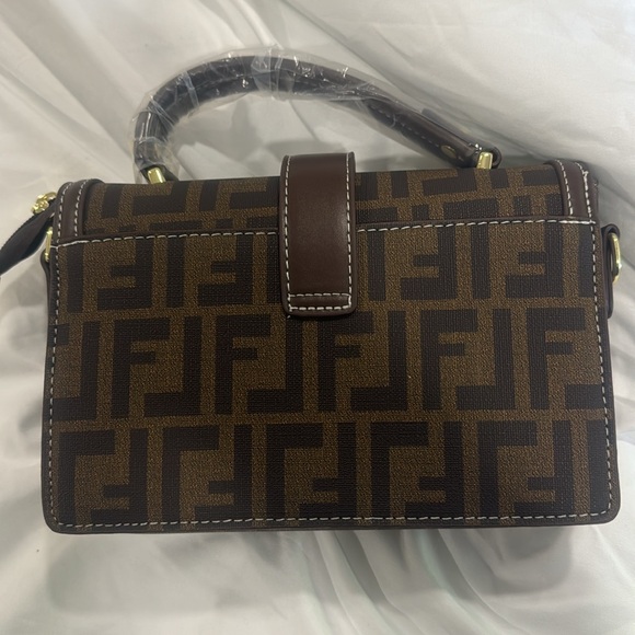 Elegant bag✨ - Picture 2 of 5